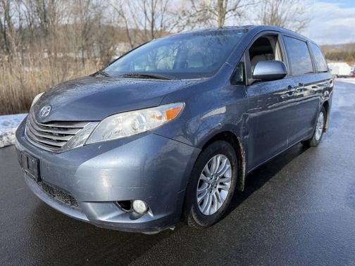 2016 Toyota Sienna XLE