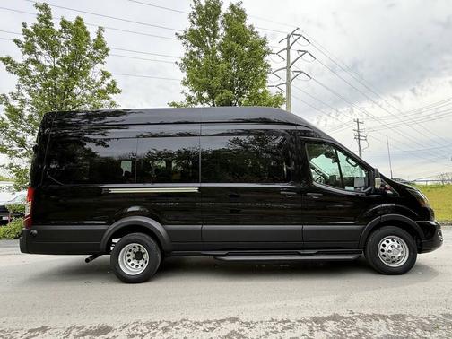 Agate Black Metallic 2026 Ford Transit-350 XLT