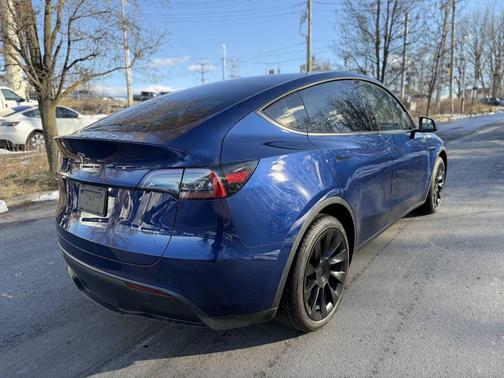 2023 Tesla Model Y Long Range Dual Motor All-Wheel Drive
