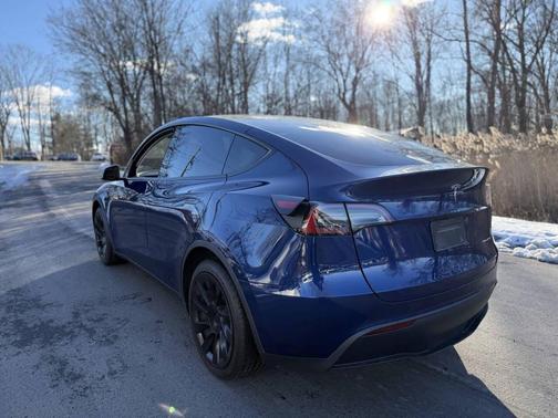 2023 Tesla Model Y Long Range Dual Motor All-Wheel Drive