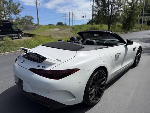 2022 Mercedes-Benz AMG SL 63 Base