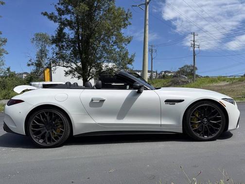 2022 Mercedes-Benz AMG SL 63 Base