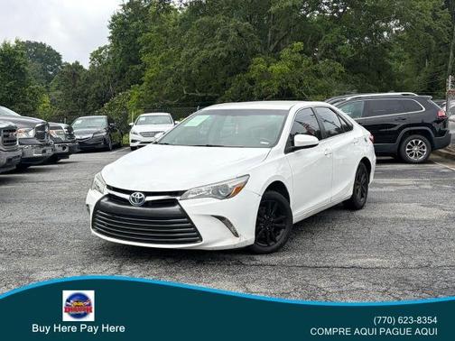 White 2017 Toyota Camry LE