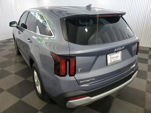 2024 Kia Sorento LX