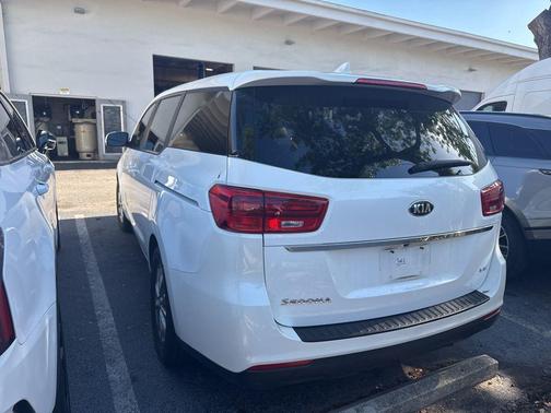 Snow White Pearl 2020 Kia Sedona LX