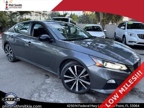 2022 Nissan Altima SR FWD