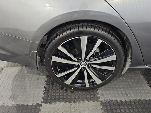 2022 Nissan Altima SR FWD