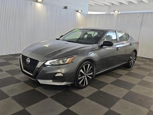 2022 Nissan Altima SR FWD
