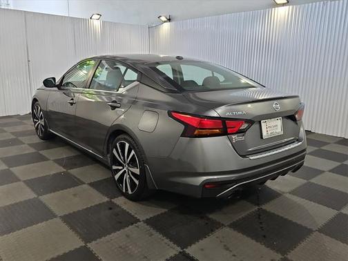2022 Nissan Altima SR FWD
