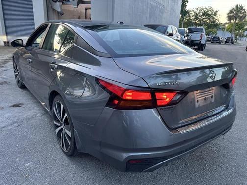 2022 Nissan Altima SR FWD
