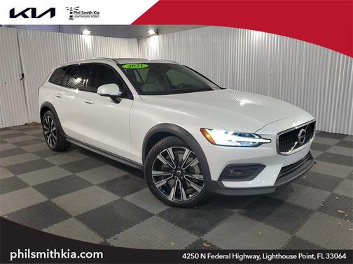 2021 Volvo V60 Cross Country T5