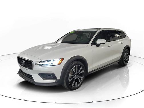 2021 Volvo V60 Cross Country T5