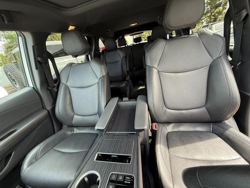 2023 Toyota Sienna XSE 7 Passenger