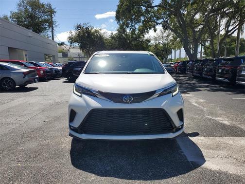 2023 Toyota Sienna XSE 7 Passenger
