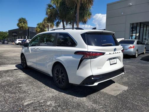 2023 Toyota Sienna XSE 7 Passenger