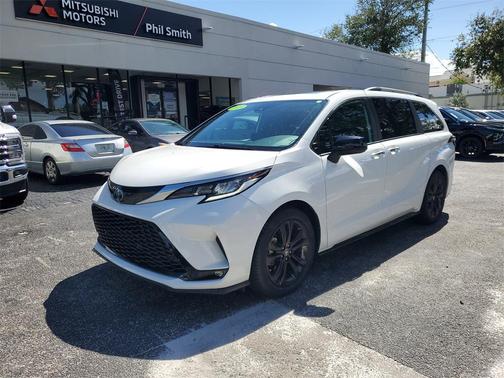 2023 Toyota Sienna XSE 7 Passenger