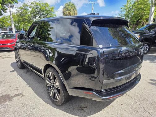 2023 Land Rover Range Rover P530 SE