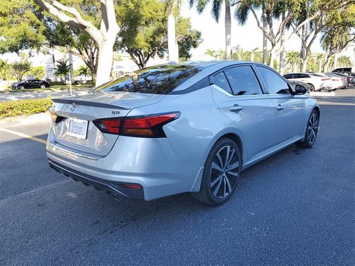 2021 Nissan Altima SR FWD