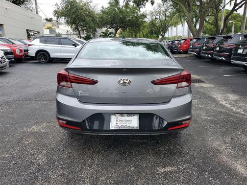 2019 Hyundai ELANTRA SEL