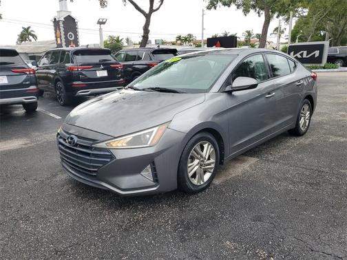 2019 Hyundai ELANTRA SEL