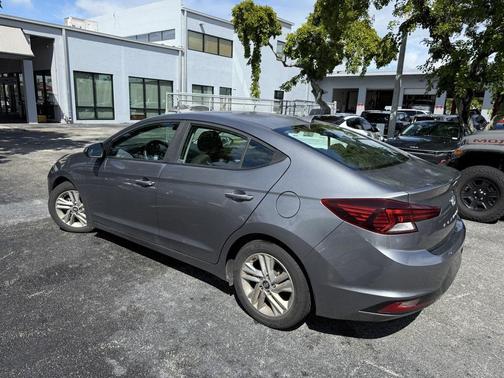 2019 Hyundai ELANTRA SEL