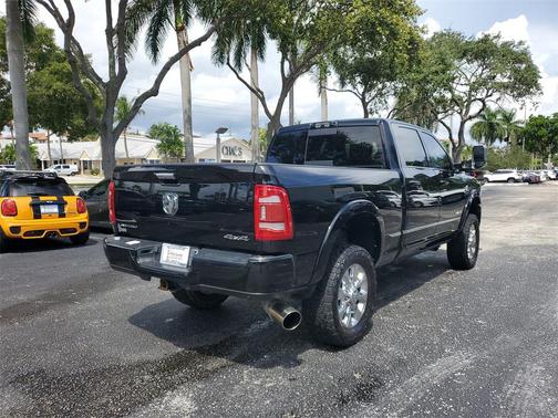 2022 RAM 2500 Limited Crew Cab 4x4 6'4' Box