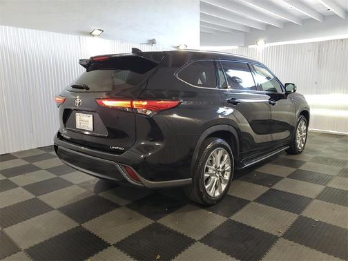 2022 Toyota Highlander Limited