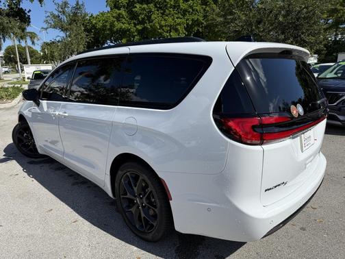2024 Chrysler Pacifica Limited