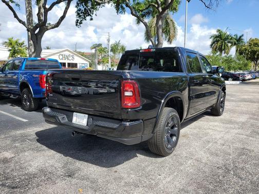 Diamond Black Crystal Pearlcoat 2025 RAM 1500 Big Horn/Lone Star