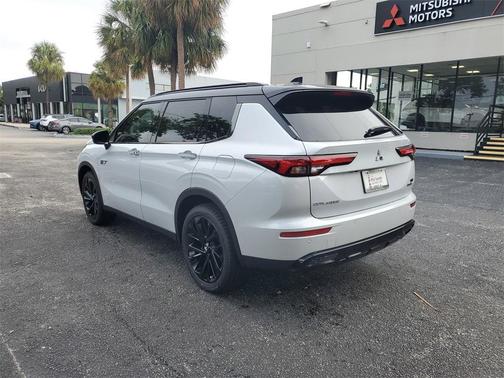 2025 Mitsubishi Outlander PHEV SEL