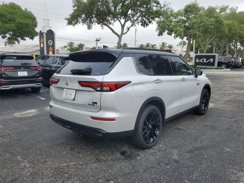 2025 Mitsubishi Outlander PHEV SEL