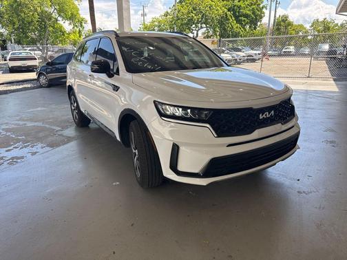 Glacial White Pearl 2023 Kia Sorento S