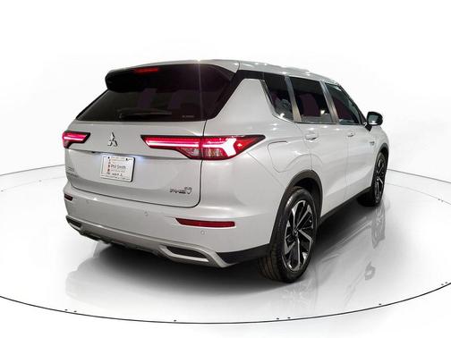White Diamond 2023 Mitsubishi Outlander PHEV SE S-AWC