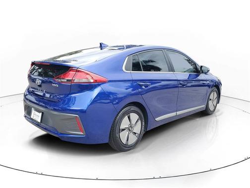 2021 Hyundai IONIQ Hybrid SE