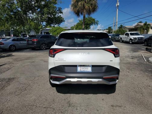 2023 Kia Sportage Hybrid LX