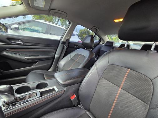 2020 Nissan Altima SR FWD
