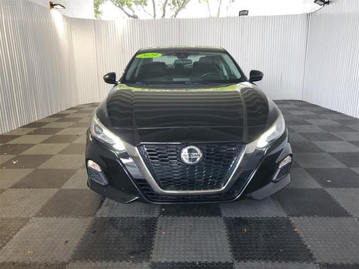 2020 Nissan Altima SR FWD