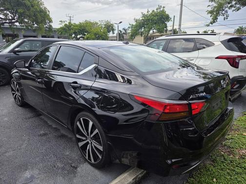 2020 Nissan Altima SR FWD