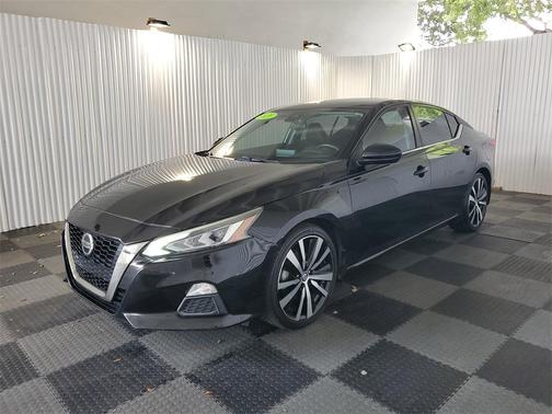 2020 Nissan Altima SR FWD