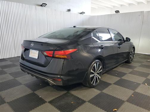 2020 Nissan Altima SR FWD