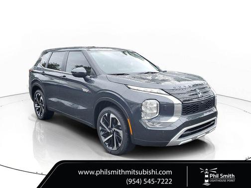 Graphite Gray 2025 Mitsubishi Outlander SE S-AWC