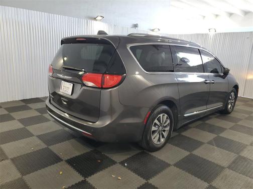 2020 Chrysler Pacifica Touring-L Plus