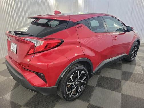 2022 Toyota C-HR XLE