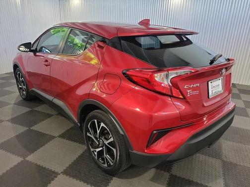 2022 Toyota C-HR XLE