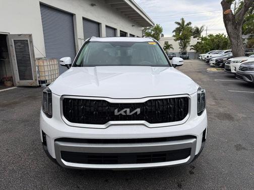 Glacial White Pearl 2024 Kia Telluride EX