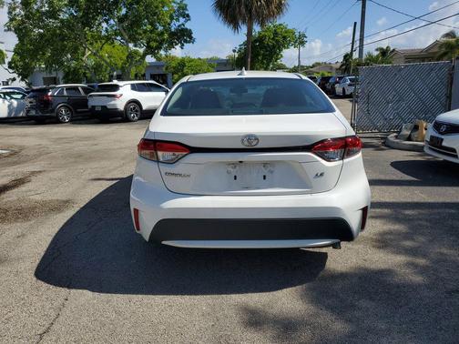 Super White 2020 Toyota Corolla LE