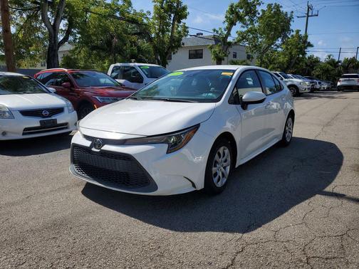 Super White 2020 Toyota Corolla LE