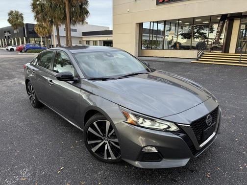 2021 Nissan Altima SR FWD