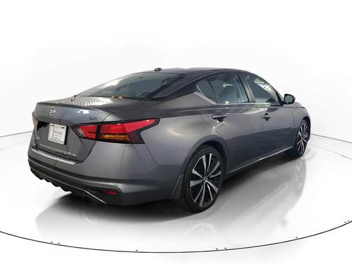 2021 Nissan Altima SR FWD