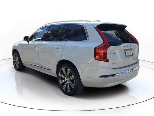 2023 Volvo XC90 Recharge Plug-In Hybrid T8 Ultimate Bright Theme 7-Seater